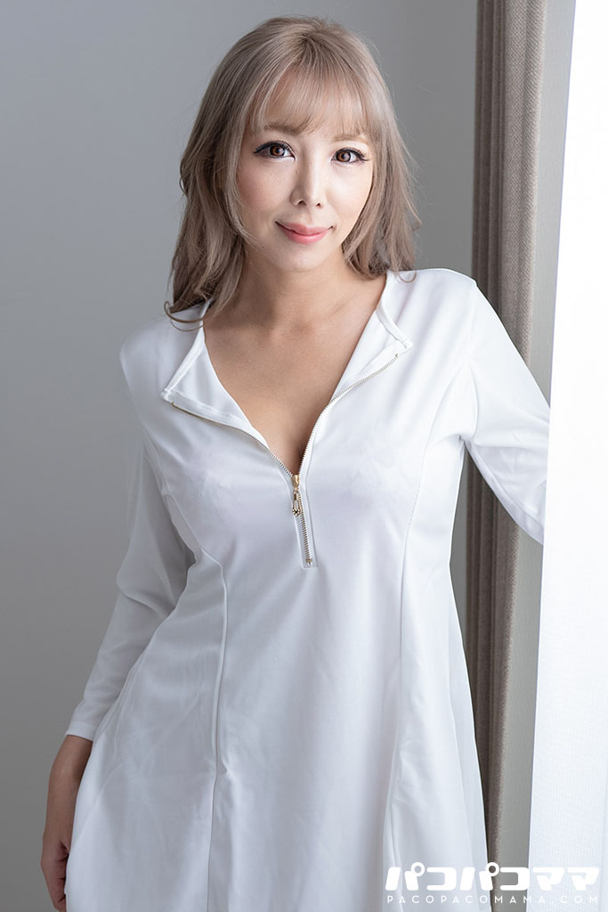 熟女のチングリ返しアナルペロペロ ルナ