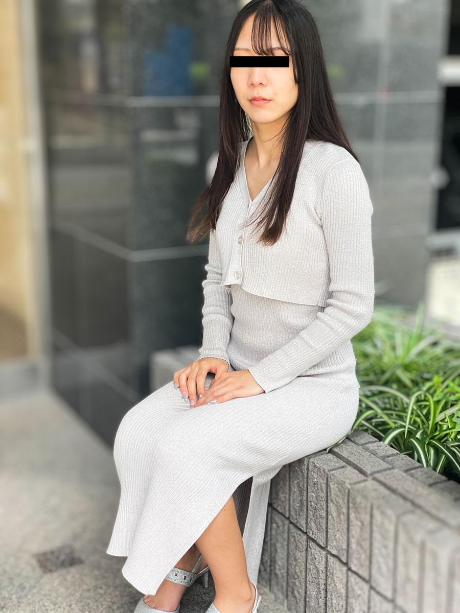 精子は飲むもの！ごっくんと中出しの二本立て！