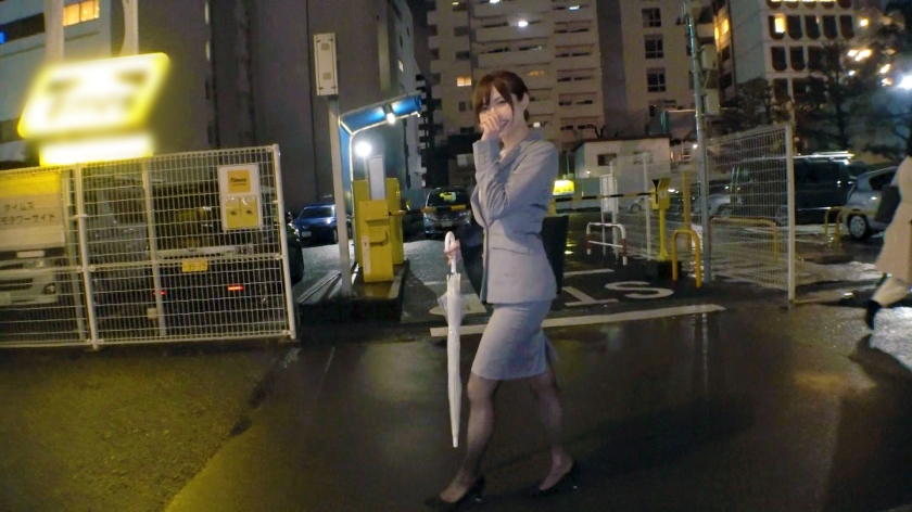 【実はスケベ美女】32歳【女盛り過ぎる】さやさん参上！結婚3年目の彼女の応募理由は『他の男性に抱かれてみたくて…』【エッチな人妻】『ちょっぴりエスカレートしたいなぁ～♪』夫婦関係を拗らせAV出演！結婚後、初めて他人とSEXする美人妻は感度が高まり過ぎて【絶頂の嵐】何度も繰り返す【大量潮吹き】エスカレートし過ぎたスケベ妻のSEX見逃すな！ - サンプル画像 - 1