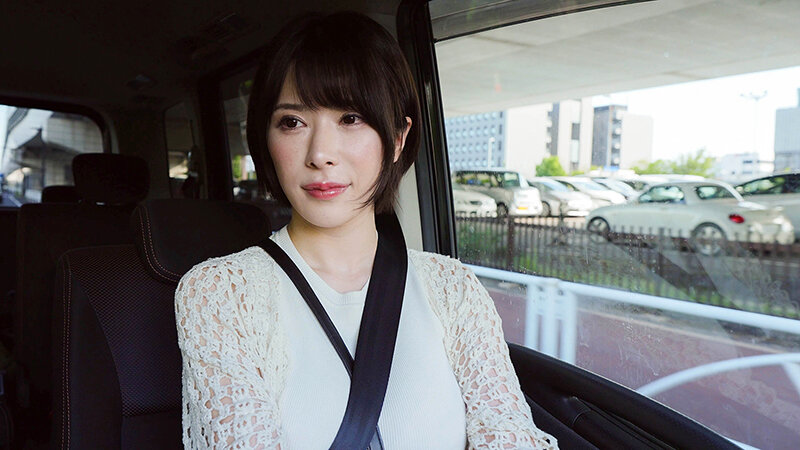 内緒でエグい接客してくれた美人CAをホテルに誘って生ハメしたら何度も求めるヤリマンだったVOL.4 - サンプル画像 - 9