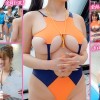 おっぱいポロン！エロすぎ競泳水着の巨乳インストラクターとプールでハーレム中出しレッスン - サンプル画像 - 2