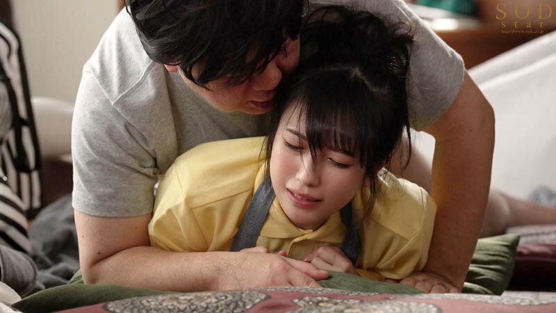 引きこもり訪問支援 ゴミ屋敷に放置された大量のシコティッシュに見かねて内緒でチンカス塗れのチンチンも笑顔で性サポートしてくれる優しいお手伝いさん 小湊よつ葉 - サンプル画像 - 7