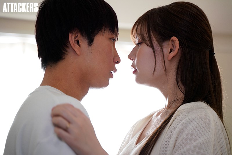 欲求不満な人妻と真昼間から汗だくになってヤリまくる。 明里つむぎ - サンプル画像 - 1