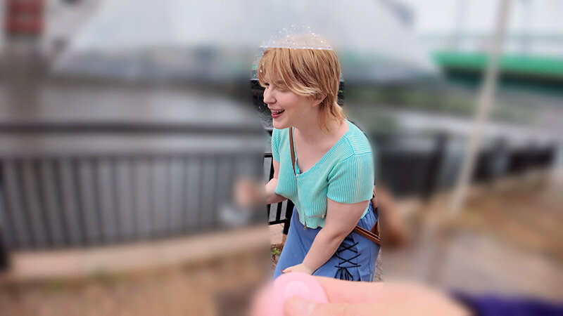 ノーブラ巨尻アメリカン‘とびっこ装着’恥辱デート ジューン・ラブジョイ - サンプル画像 - 3