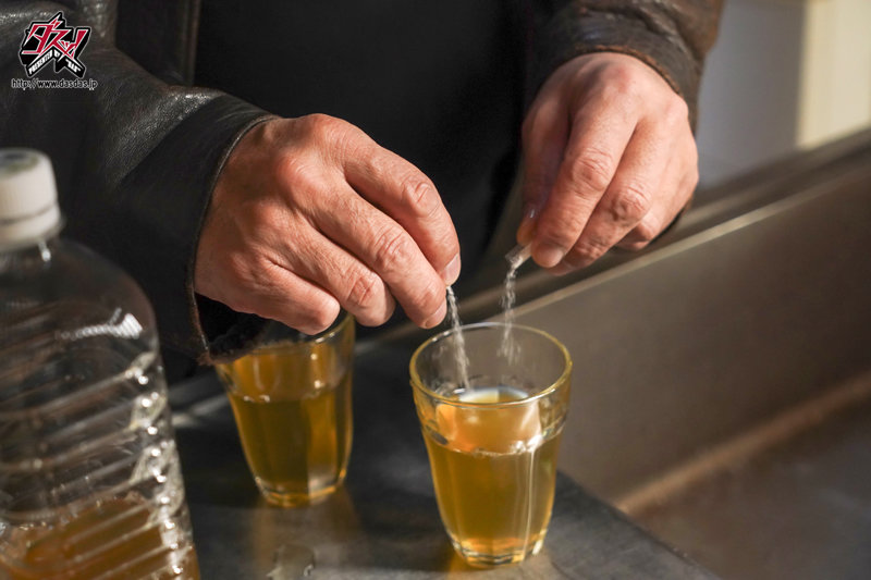 ショートカットの地味可愛い彼女が闇金おじさんに寝取られ種付けプレスされていた。 佐野なつ - サンプル画像 - 4