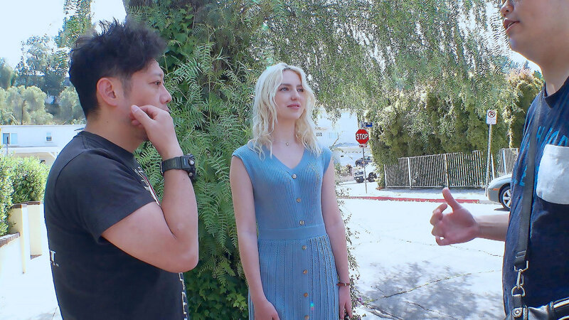 ロスでナンパした10人の素人娘たちがかわいくてエロすぎたので強引に口説いて勝手にAVデビュー300分愛蔵版vol.08 - サンプル画像 - 2