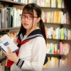 むっつり文学女子と5秒目が合えばエッチできるマッチング図書館！図書館内でボクに熱い視線！ここは文学女子が密かに出会いを求めるマッチング図書館 - サンプル画像 - 2
