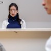 罪悪感よりも背徳感に溺れた人妻「ちょっとウチで休憩していかない？」旦那の不在中、若い配達員の男を誘惑して情熱的な濃厚種付けセックスを楽しむ妖艶な人妻 - サンプル画像 - 2