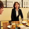 歓迎会で終電を逃した僕に「先輩うちに泊まっていきます？」と肉食系の新卒女子が小悪魔な甘い囁き。誘惑に負けて何度もSEXした 深田えいみ - サンプル画像 - 1