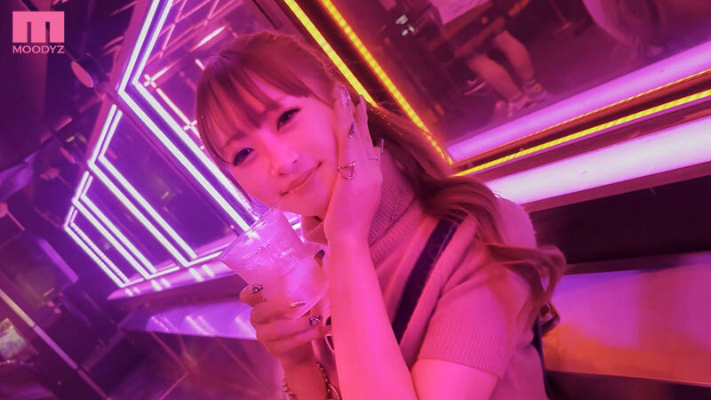 令和の新ギャルスター爆誕！！クラブとチ〇コがLOVE過ぎる博多No1小悪魔ギャル クラブで逆ナン→ノリでAVデビュー 綾波れん - サンプル画像 - 4