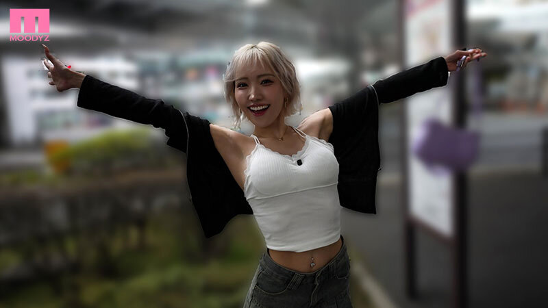 地方出張先で若くて可愛いギャルビッチと相部屋お泊り不倫 バカ楽しいドライブデートしてホテルで無制限生姦1泊2日 春陽モカ - サンプル画像 - 1