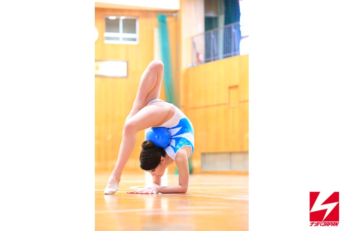 奇跡の200°開脚！！ジャンプで鍛えた肉体美！！柔腰くびれ＆隠れFcup！！軟体すぎる全国大会1位の新体操美少女 高城舞衣AVデビュー ナンパJAPAN EXPRESS Vol.24 - サンプル画像 - 9