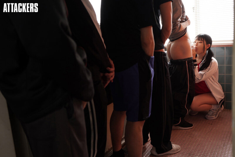 性欲が有り余る俺らの性処理をしてくれる女子マネージャー。 花柳杏奈 - サンプル画像 - 10