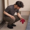 風で飛んできた下着を返しにいくたびに 谷間丸出しで微笑んでくる隣人のLカップお姉さん 鷲尾めい - サンプル画像 - 1