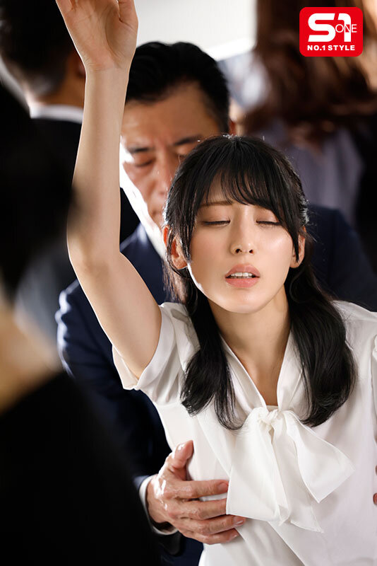 聖職者でありながら電車痴●の虜になってしまった女教師 金松季歩 - サンプル画像 - 2