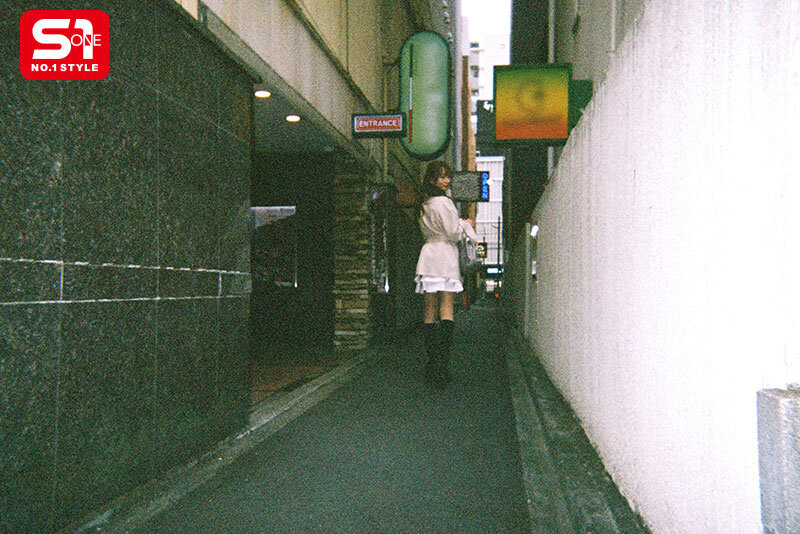 金と時間と性欲がある若妻アリスさん（23歳）のラブホ4軒はしご不倫 花アリス - サンプル画像 - 2