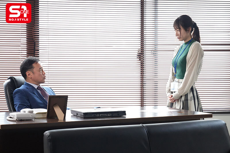 下着メーカーに今も残る下劣ハラスメント… 仕事の出来ない女子社員（25）は、ランジェリー着用しか許されない。 篠真有 - サンプル画像 - 1