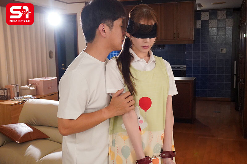 妻子が実家に帰省中、自宅にM女専門デリヘル呼んだら…来たのは長男通う幼稚園で噂の美人先生！ 弱み握って限界イラマ、首絞め、本番強要、何でもありのSM調教3日間！ 楓ふうあ - サンプル画像 - 3