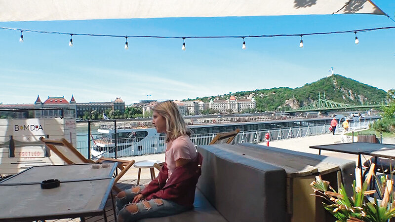 数年ぶりに再会した東欧パイパン美妖精 Gina Gerson - サンプル画像 - 1